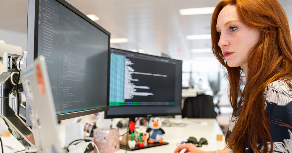 How to conduct insightful and fair candidate interviews for full-stack developers.